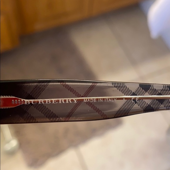 🌟AUTHENTIC 🔥Burberry Sunglasses with Case FIRM - Picture 4 of 11